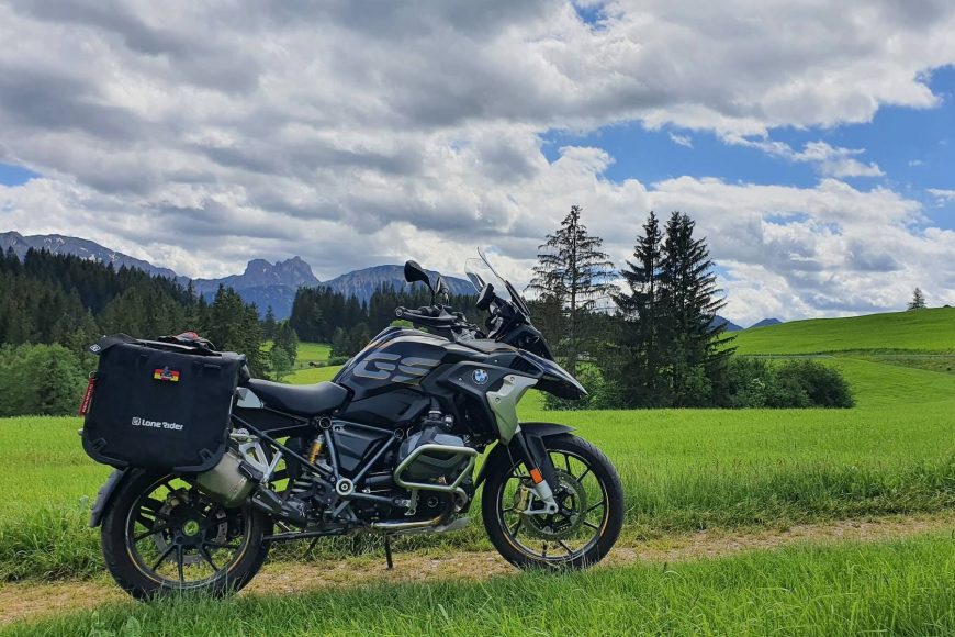 Motorbike tour in the Dolomites – the pink mountains !! – BMW R 1250 GS – Akrapovic – Motorcycle Ride GoPro